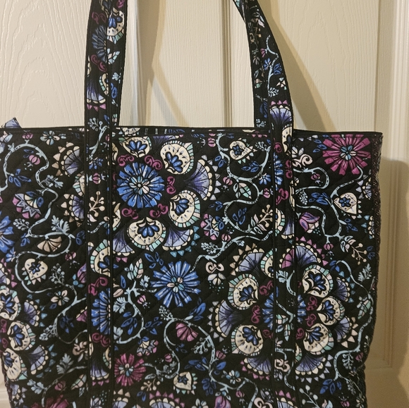 Vera Bradley Large Tote - Picture 3 of 12